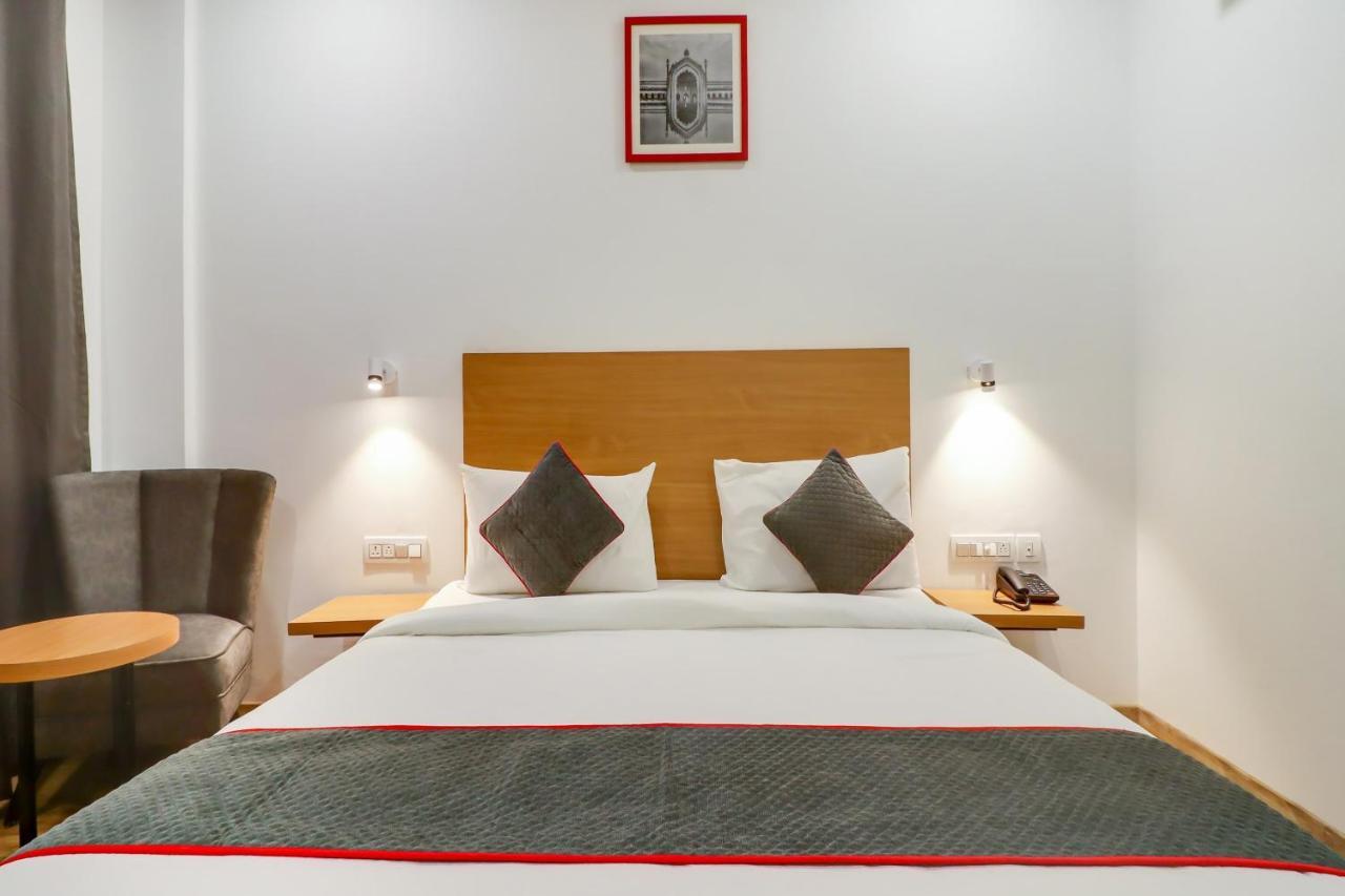 Super Townhouse Jashn Hotel Chinhat Eksteriør billede