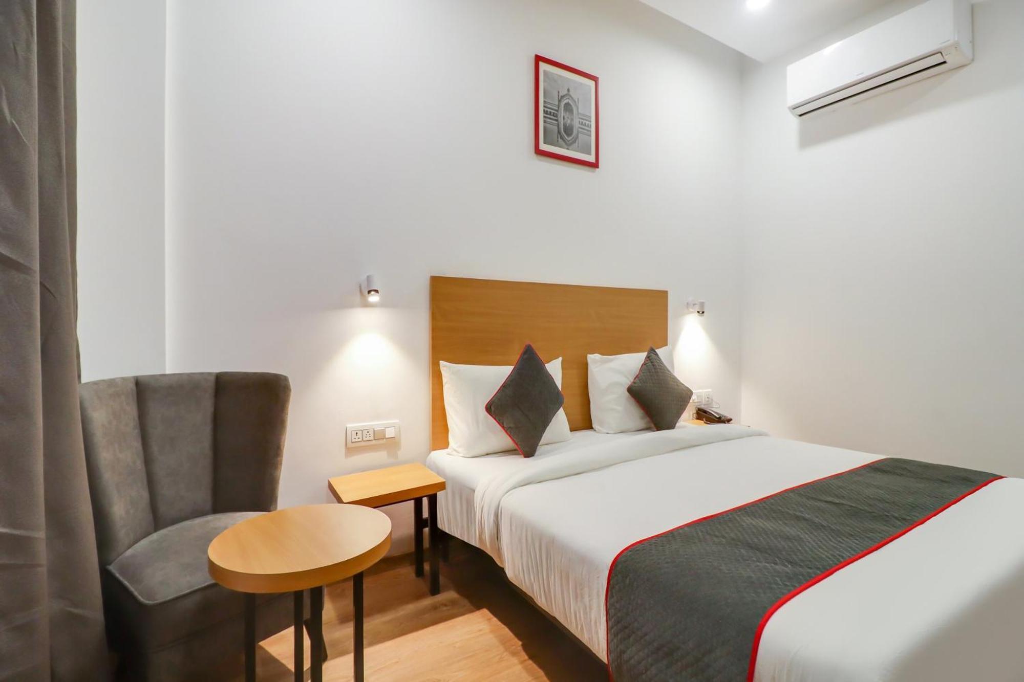 Super Townhouse Jashn Hotel Chinhat Eksteriør billede