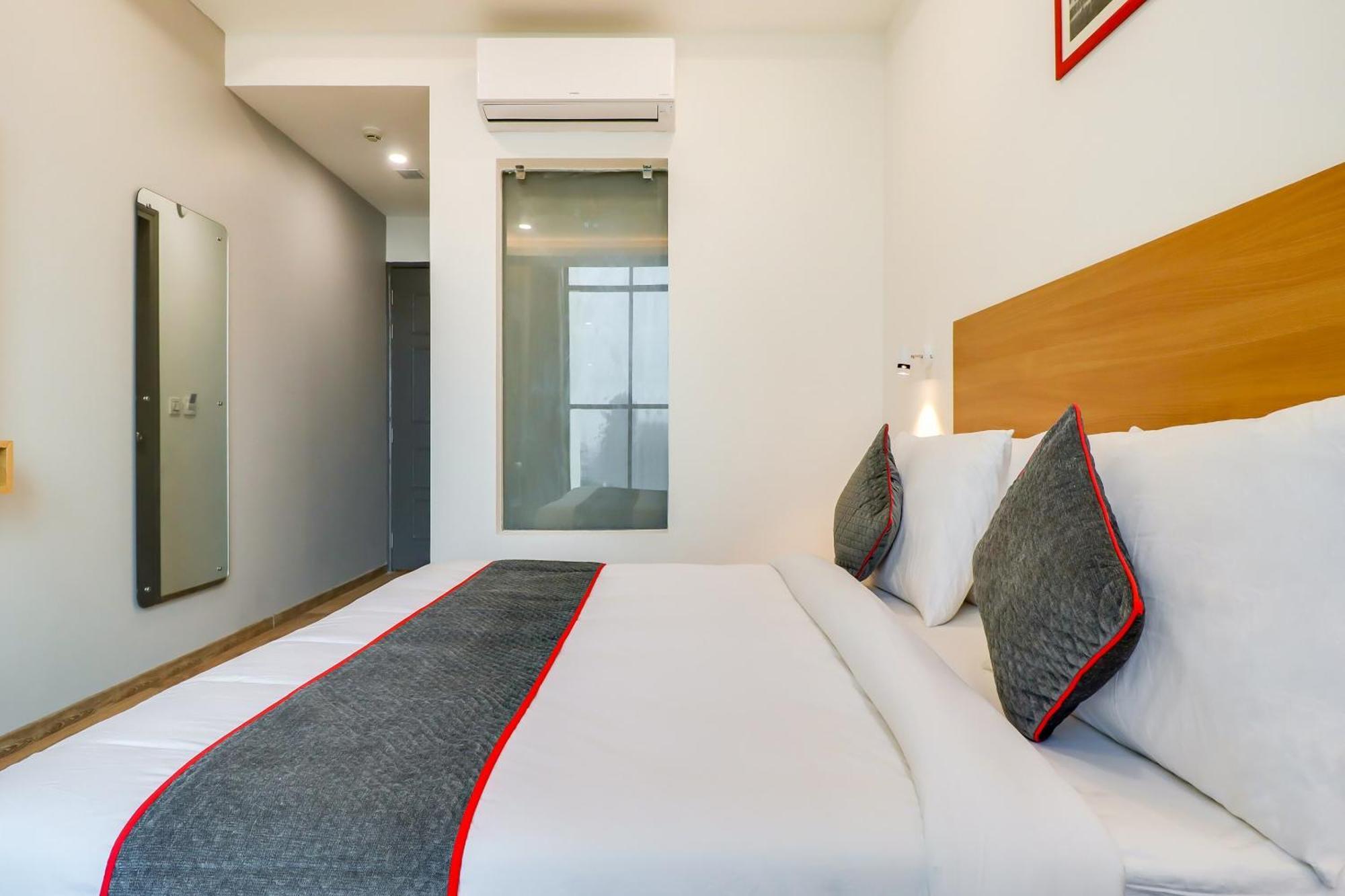 Super Townhouse Jashn Hotel Chinhat Eksteriør billede