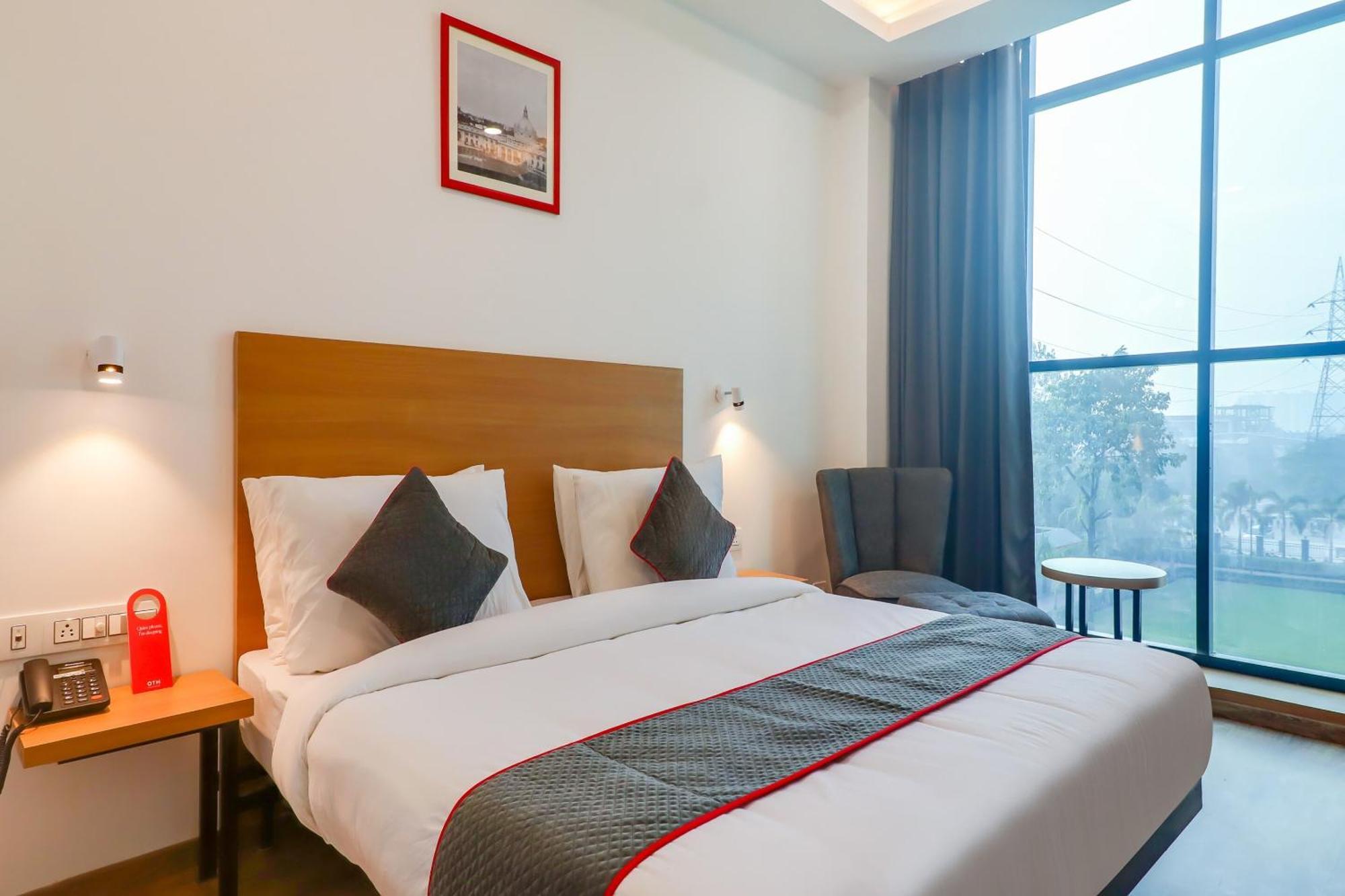 Super Townhouse Jashn Hotel Chinhat Eksteriør billede