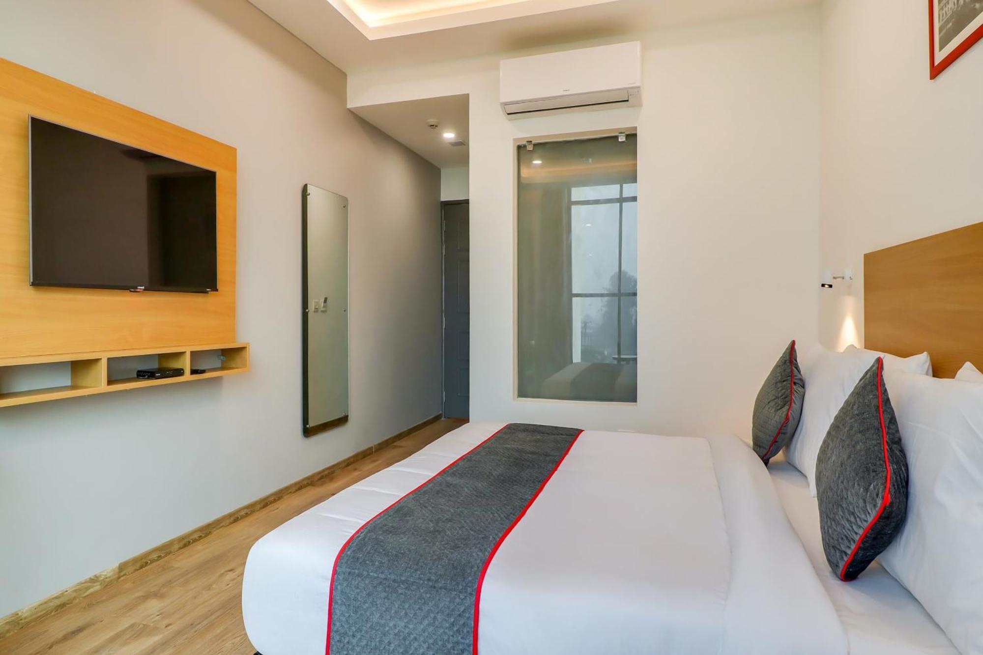 Super Townhouse Jashn Hotel Chinhat Eksteriør billede
