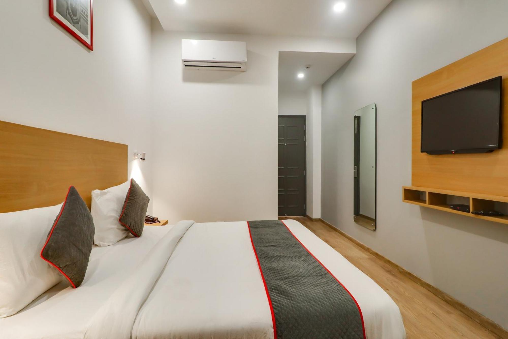 Super Townhouse Jashn Hotel Chinhat Eksteriør billede